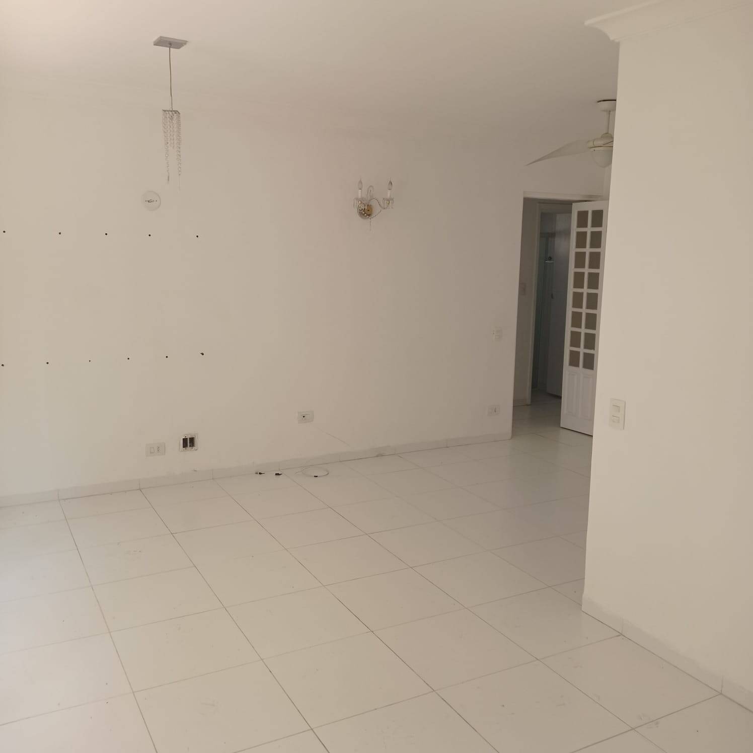 Apartamento à venda com 3 quartos, 100m² - Foto 2