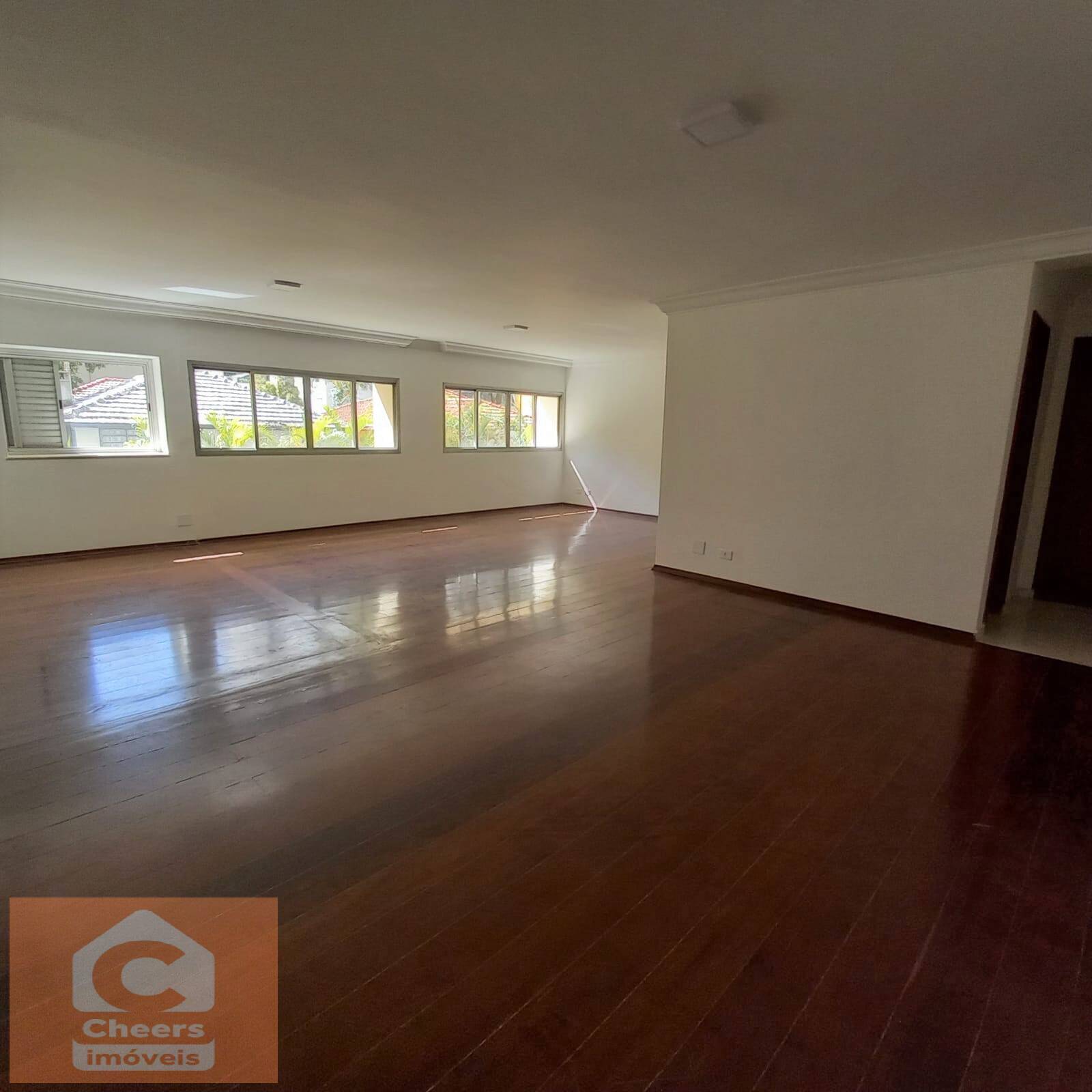 Apartamento para alugar com 3 quartos, 175m² - Foto 2