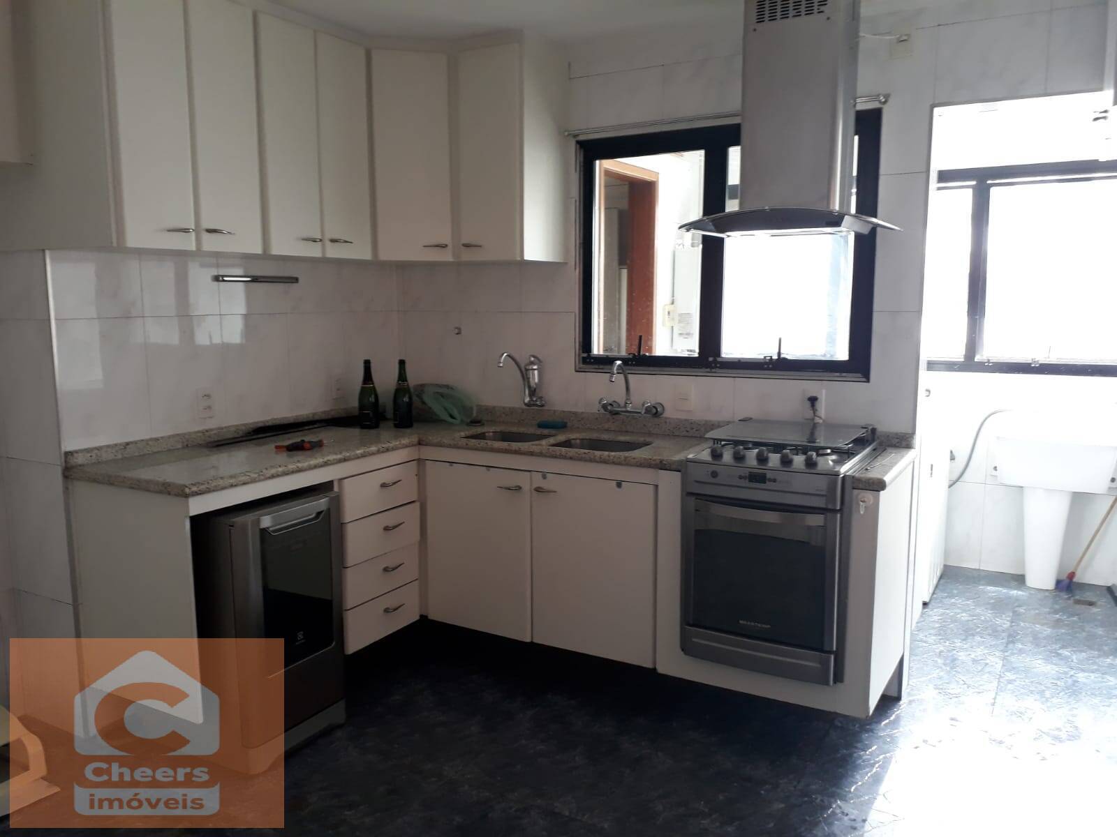 Apartamento para alugar com 4 quartos, 165m² - Foto 5