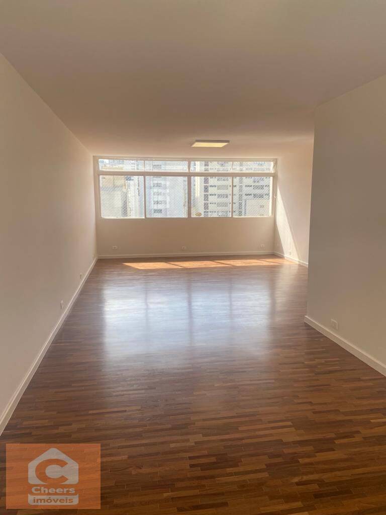 Apartamento para alugar com 3 quartos, 180m² - Foto 2