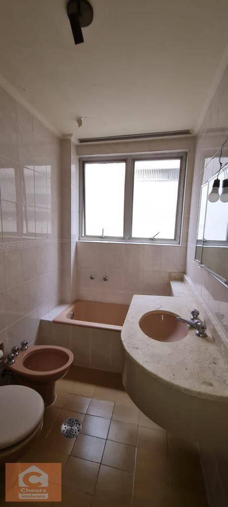 Apartamento à venda com 3 quartos, 209m² - Foto 8