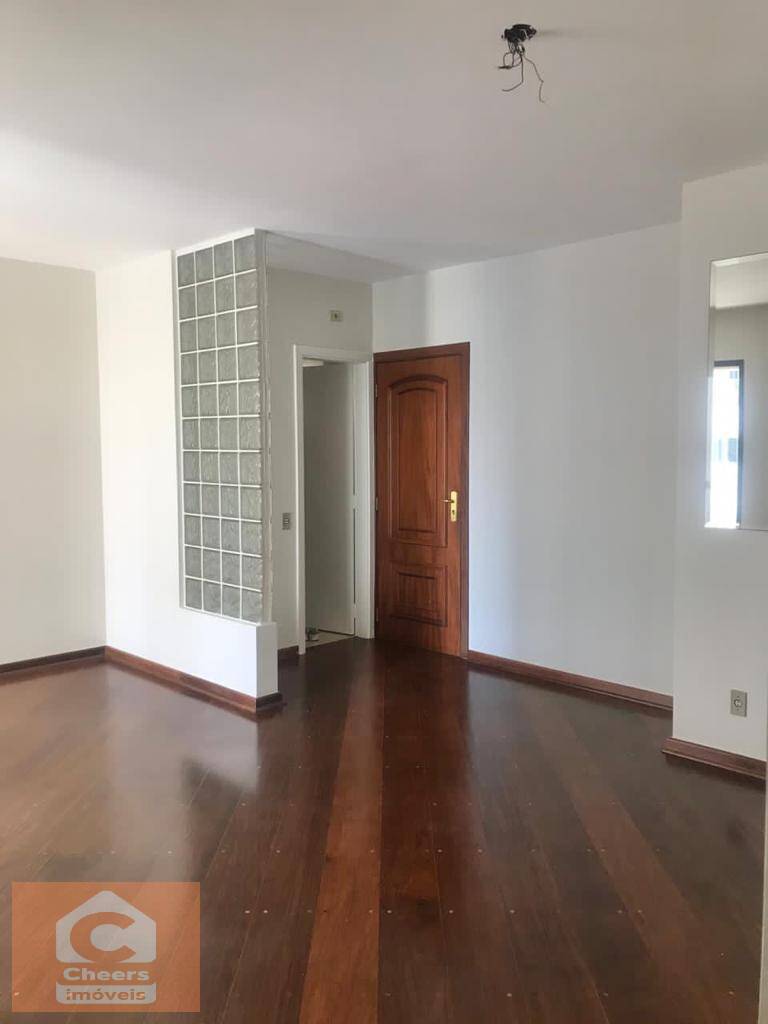 Apartamento à venda com 3 quartos, 105m² - Foto 3