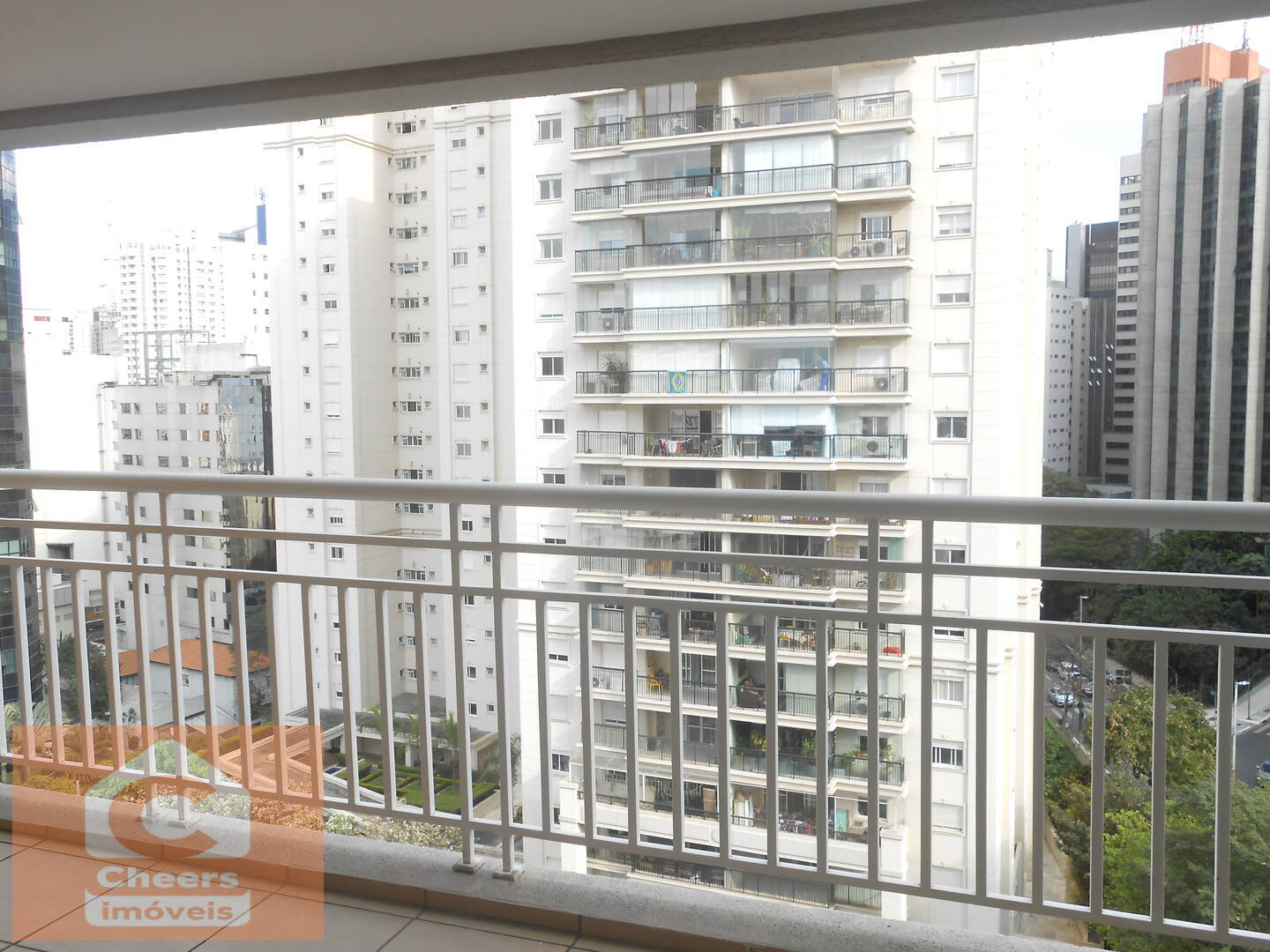 Apartamento para alugar com 3 quartos, 75m² - Foto 1