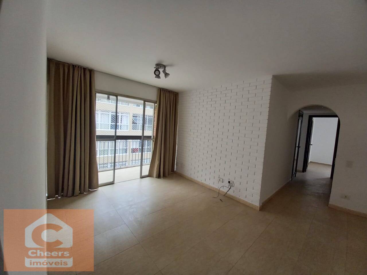 Apartamento para alugar com 3 quartos, 90m² - Foto 2