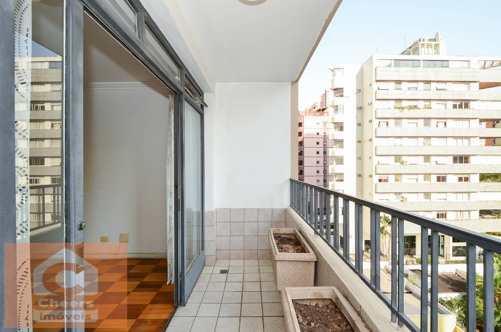 Apartamento à venda com 3 quartos, 132m² - Foto 2