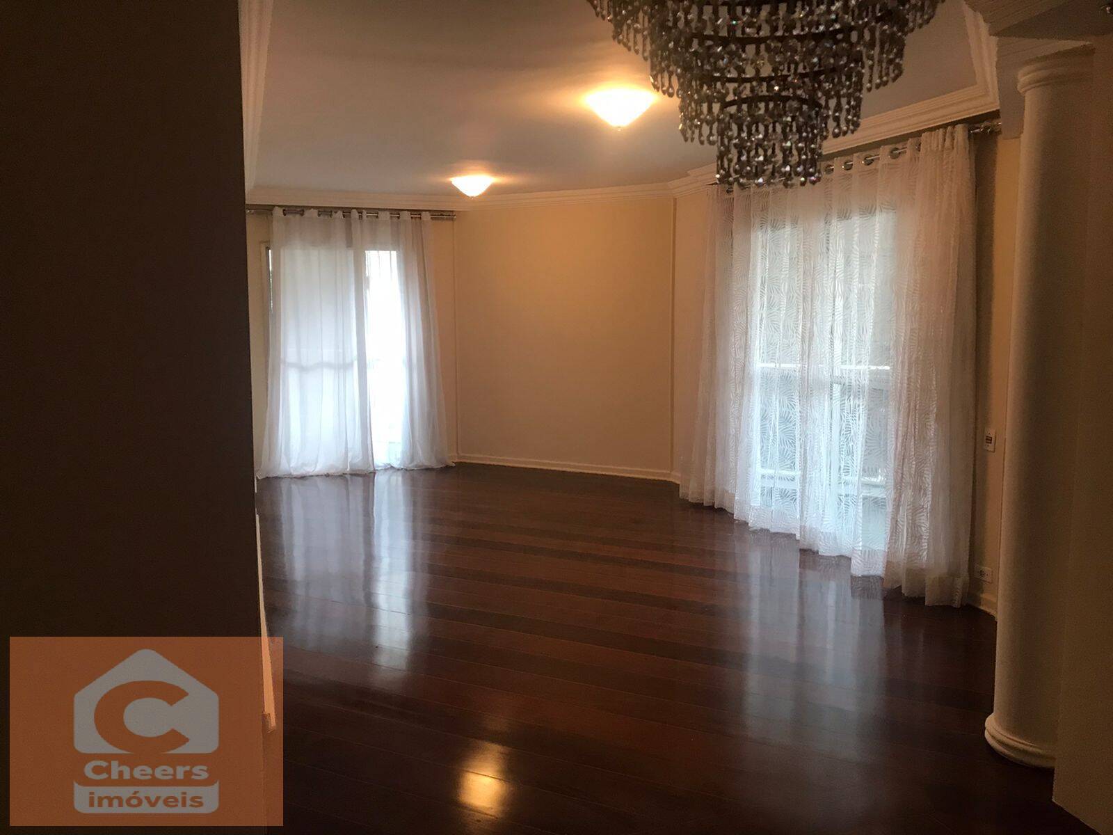 Apartamento para alugar com 4 quartos, 160m² - Foto 2