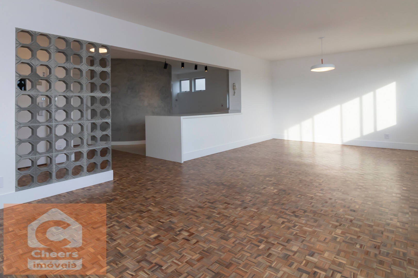 Apartamento à venda com 3 quartos, 130m² - Foto 2