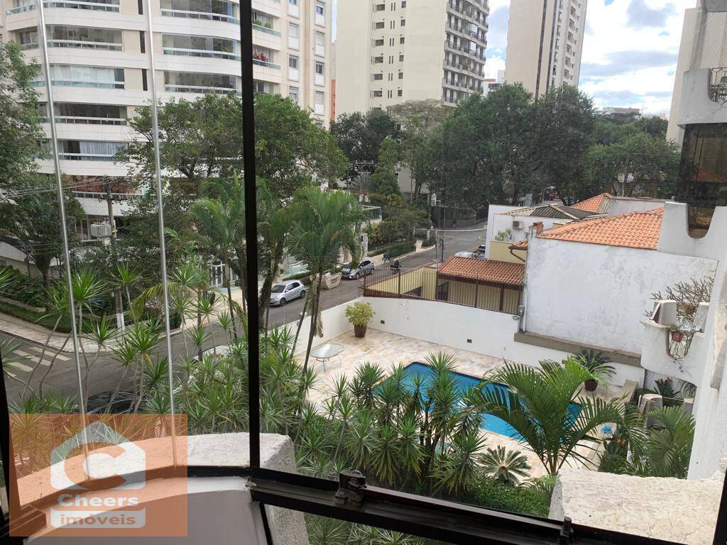 Apartamento à venda com 4 quartos, 200m² - Foto 2