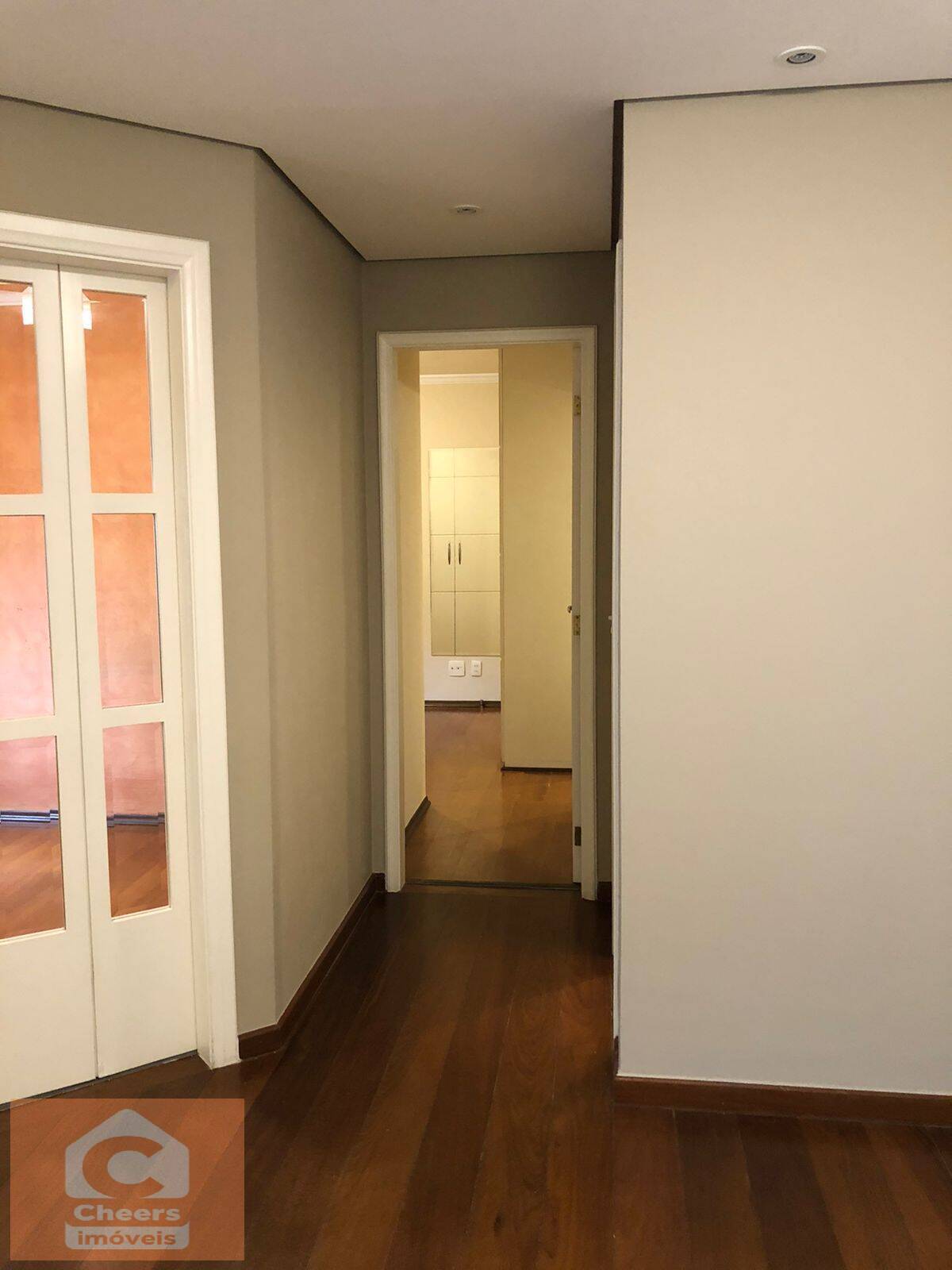 Apartamento para alugar com 2 quartos, 65m² - Foto 10