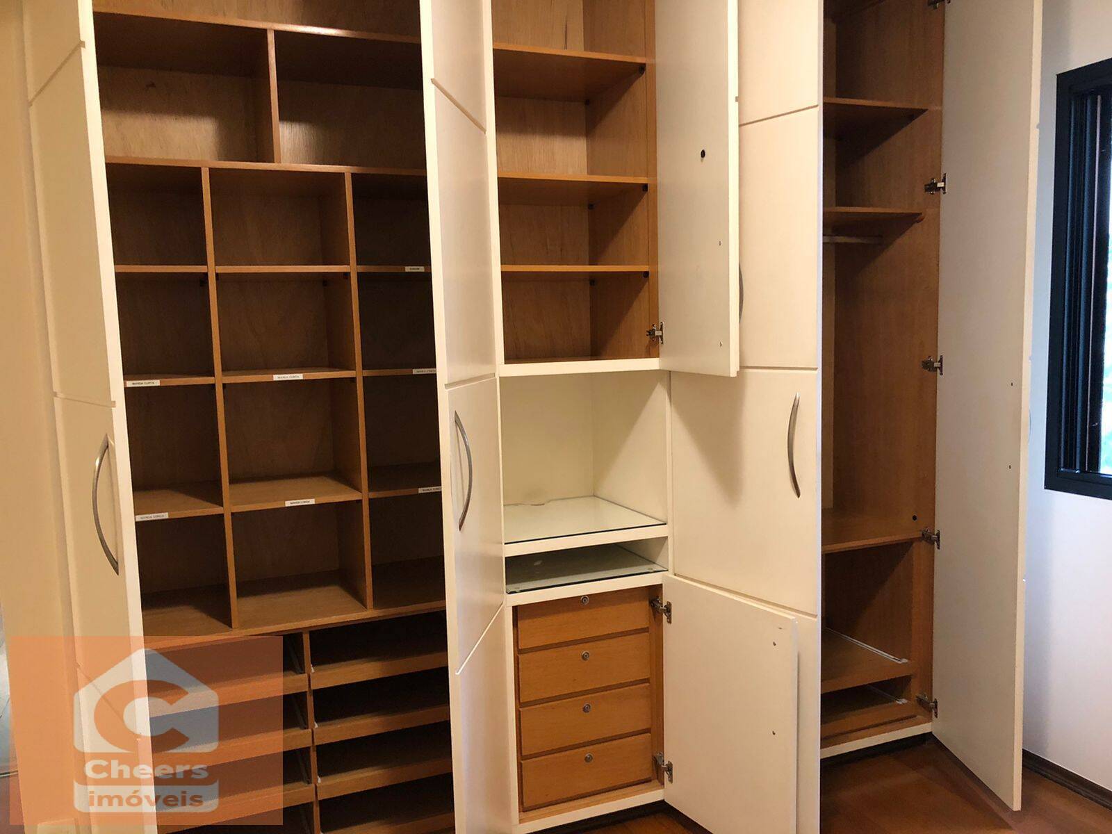 Apartamento para alugar com 2 quartos, 65m² - Foto 11