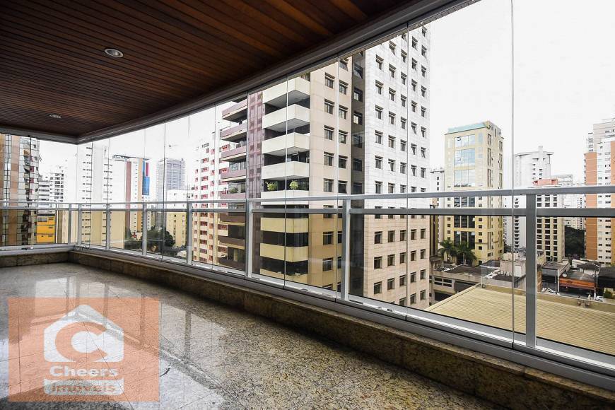 Apartamento à venda com 4 quartos, 215m² - Foto 1