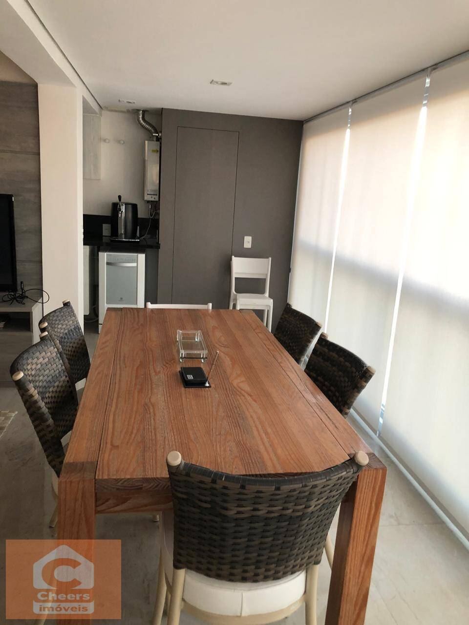 Apartamento à venda com 2 quartos, 75m² - Foto 2