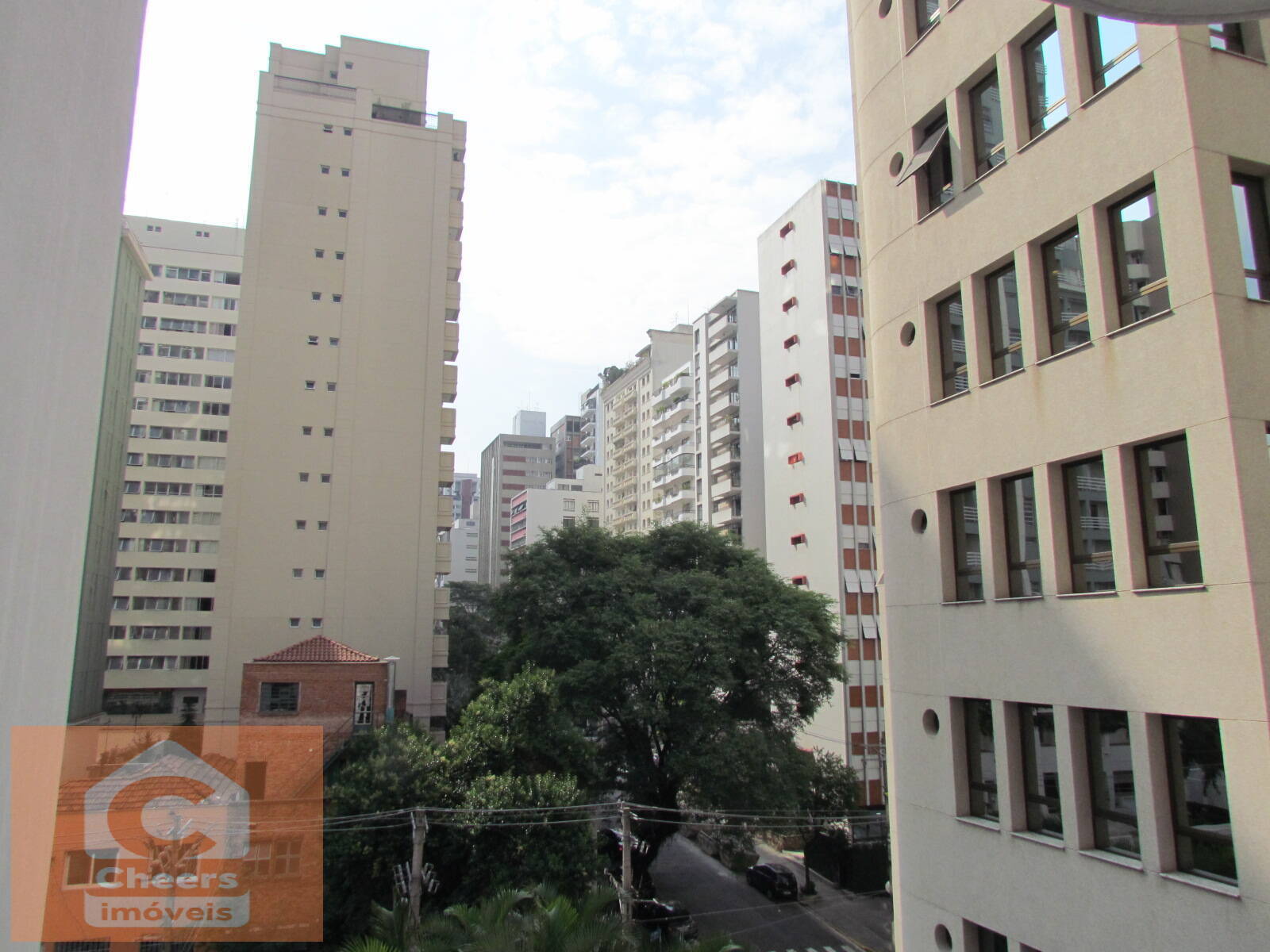 Apartamento para alugar com 3 quartos, 150m² - Foto 17