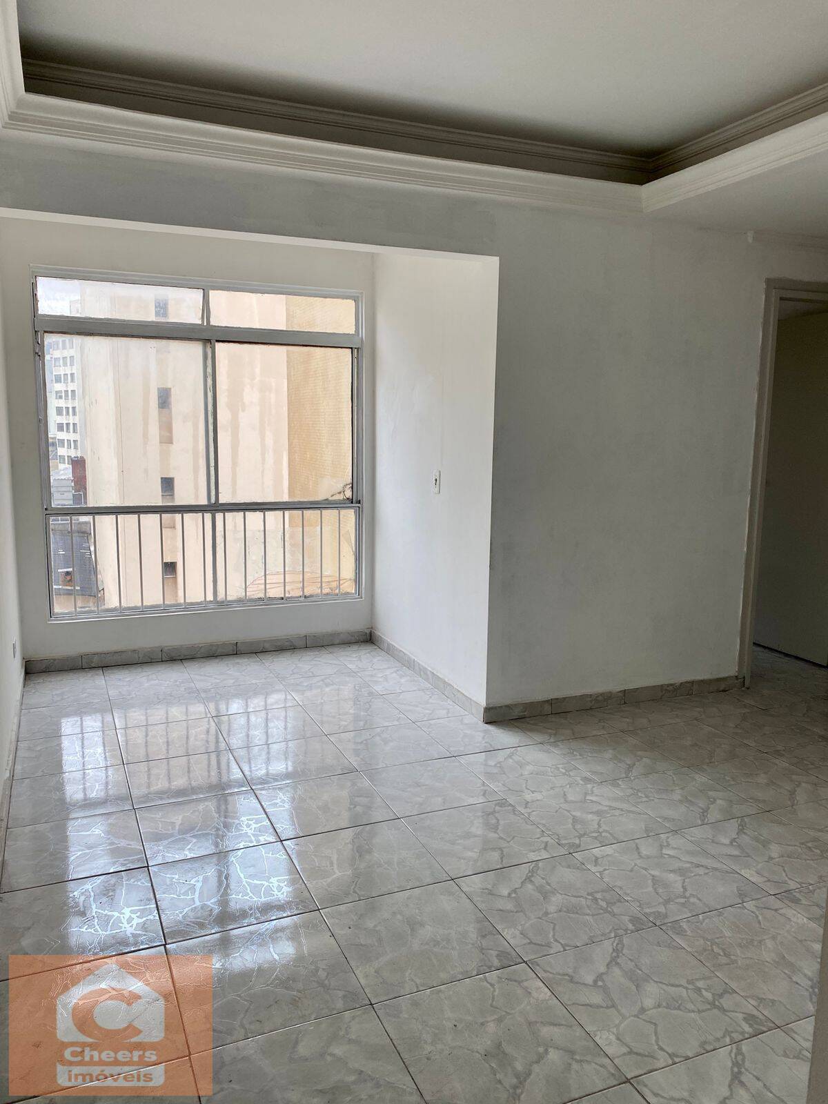 Apartamento à venda com 2 quartos, 64m² - Foto 2