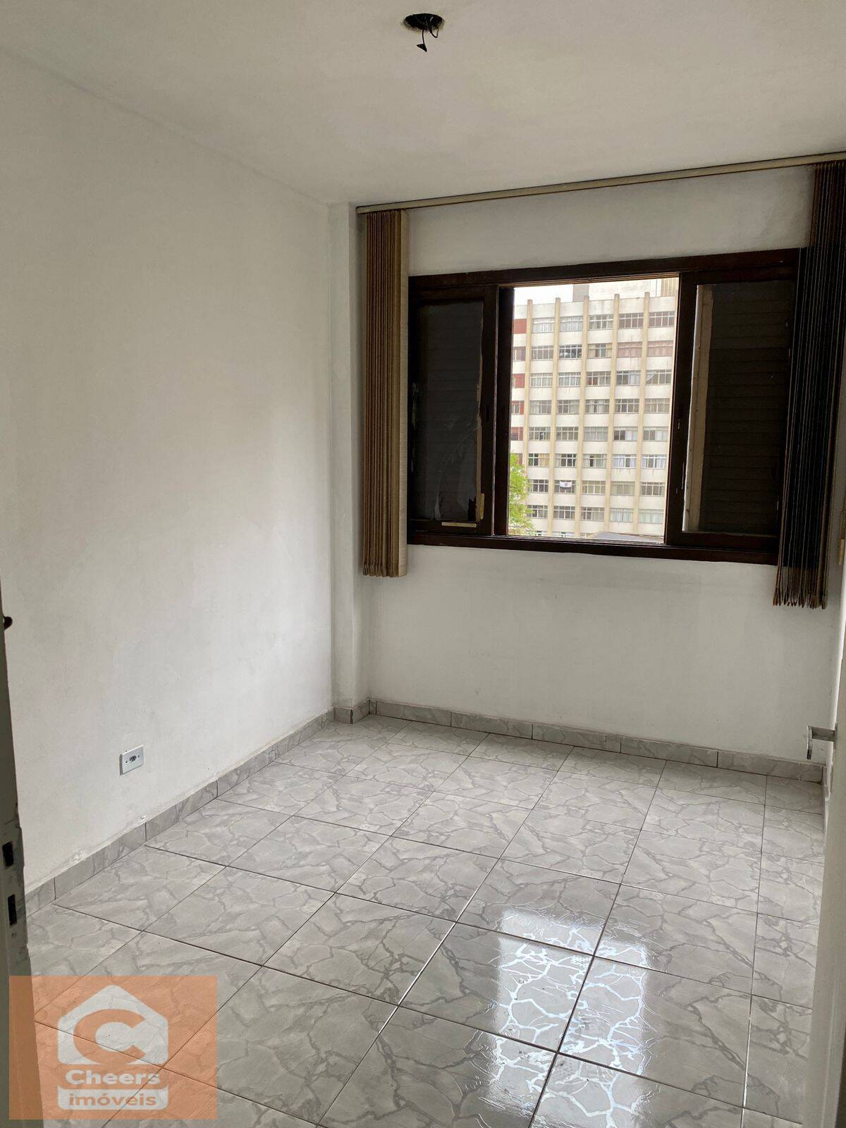 Apartamento à venda com 2 quartos, 64m² - Foto 17