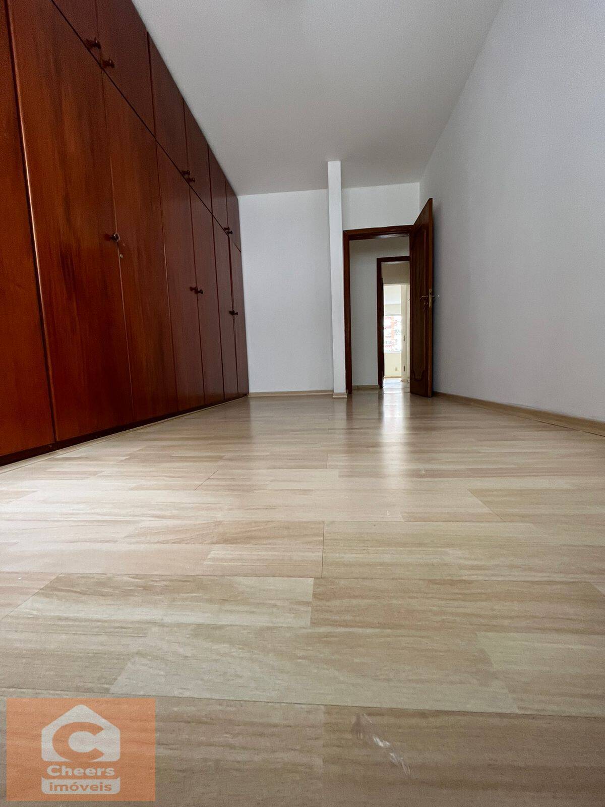 Apartamento à venda com 3 quartos, 200m² - Foto 5