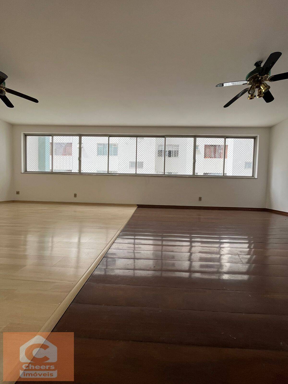 Apartamento à venda com 3 quartos, 200m² - Foto 2