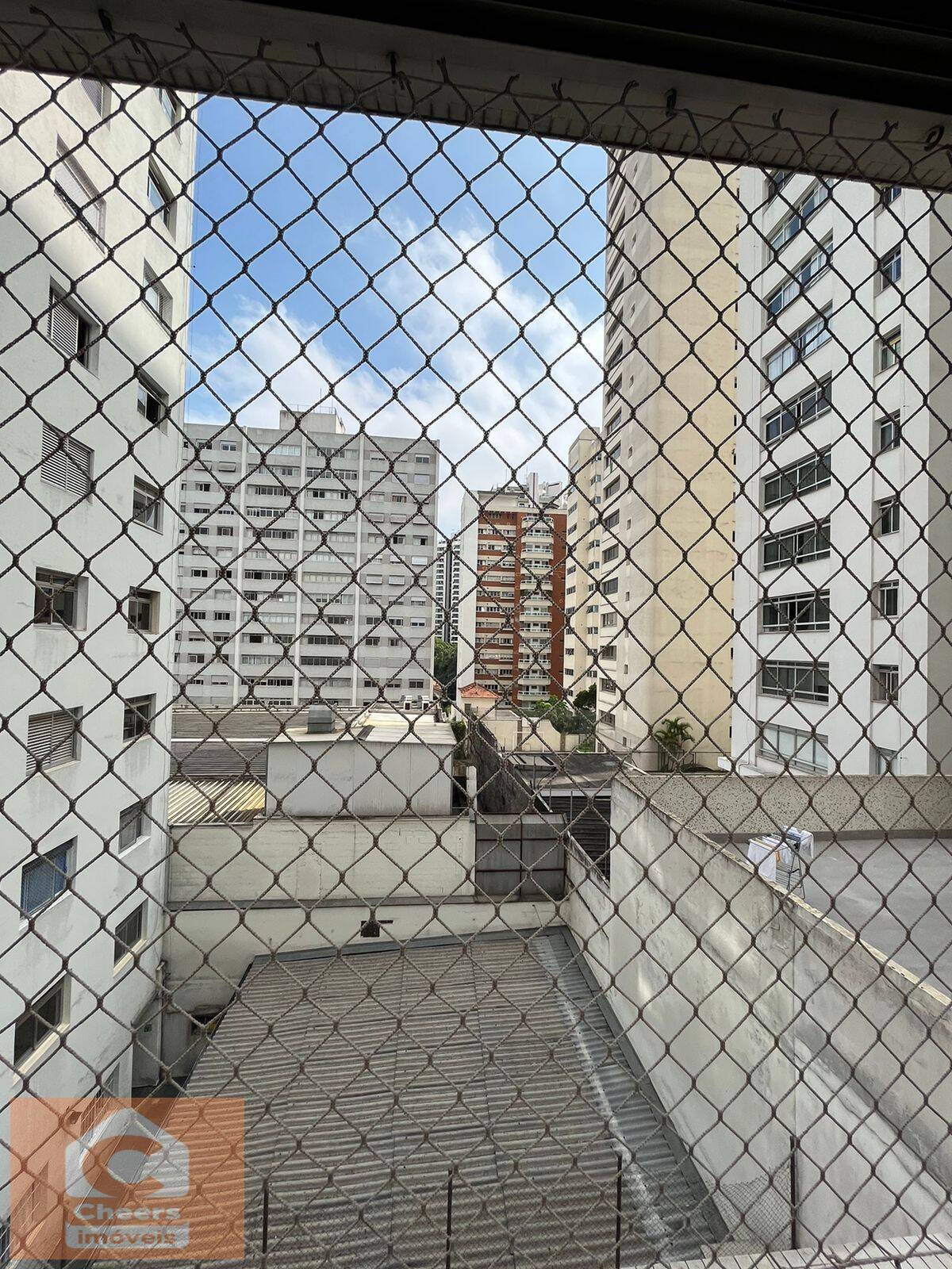 Apartamento à venda com 3 quartos, 200m² - Foto 1