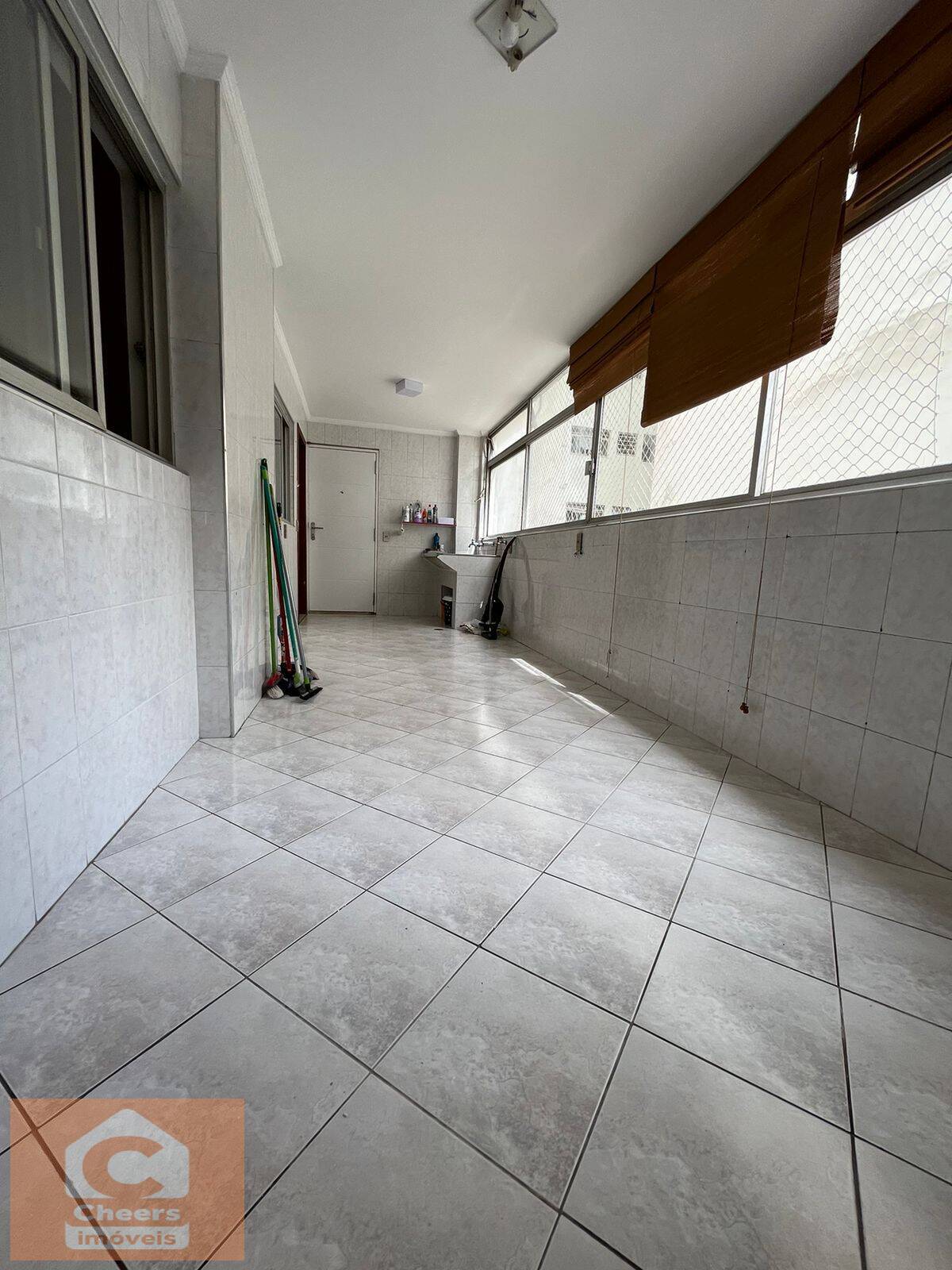 Apartamento à venda com 3 quartos, 200m² - Foto 19