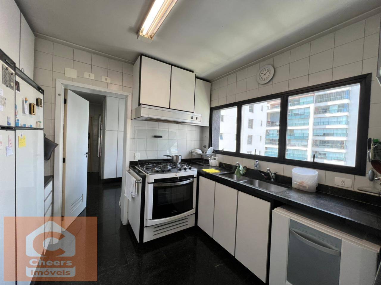 Apartamento à venda com 4 quartos, 220m² - Foto 12