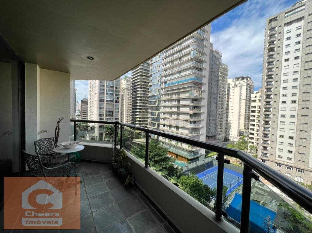 Apartamento à venda com 4 quartos, 220m² - Foto 2