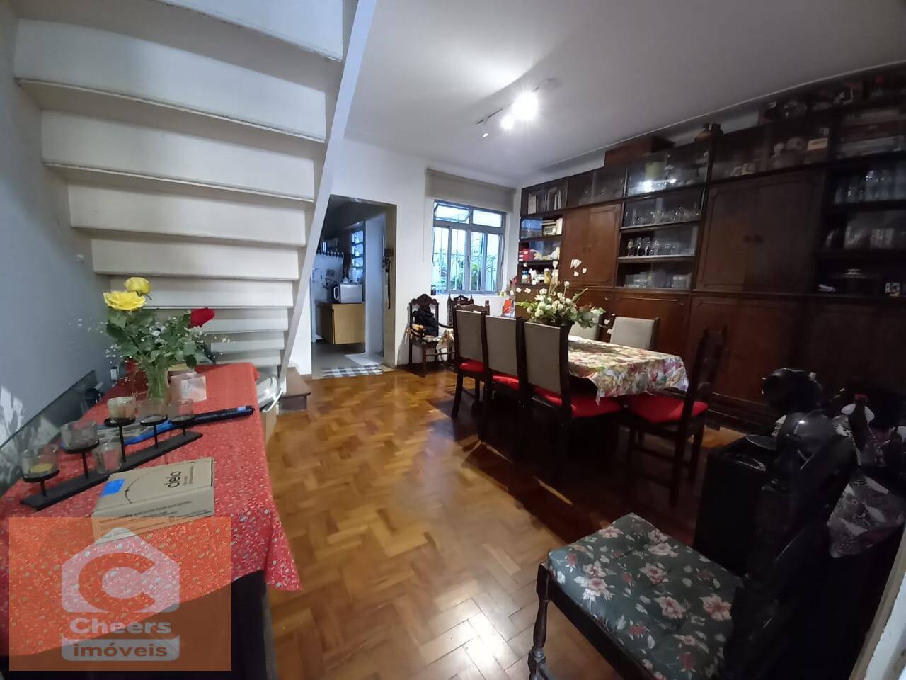 Casa à venda com 4 quartos, 200m² - Foto 3