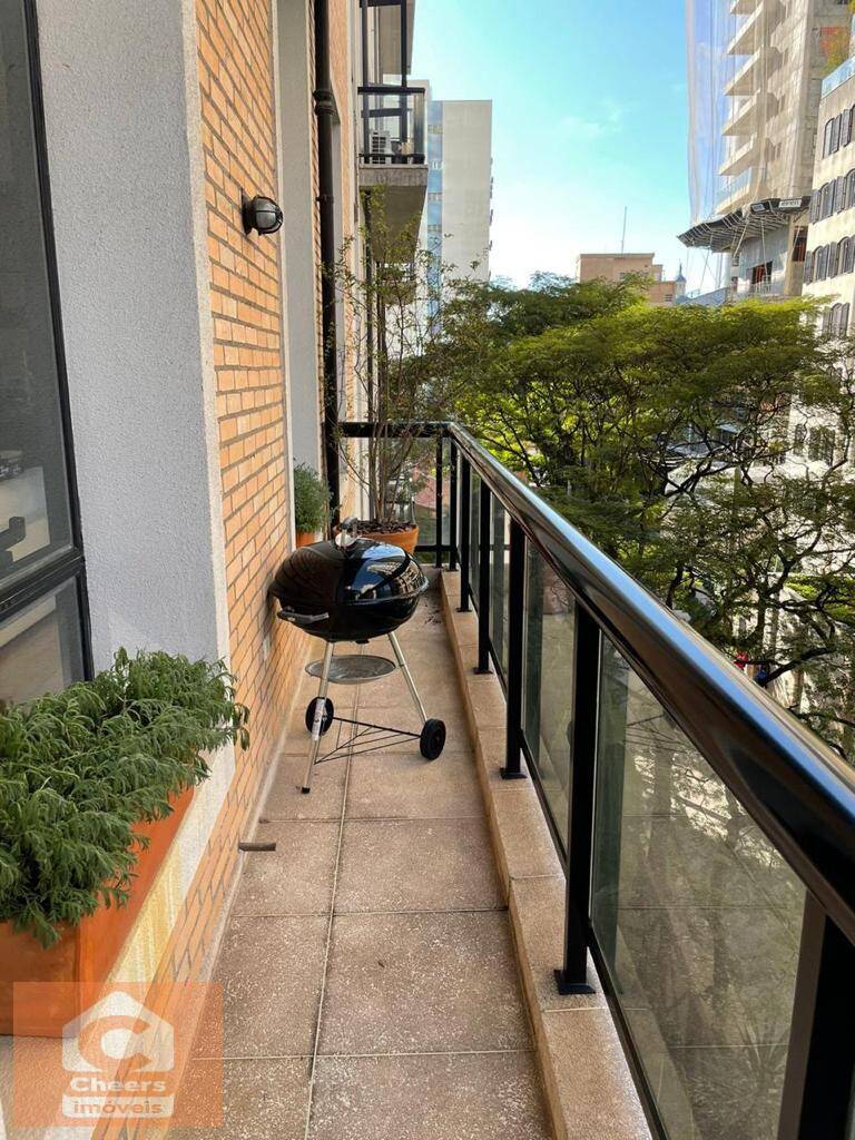 Apartamento para alugar com 3 quartos, 156m² - Foto 5