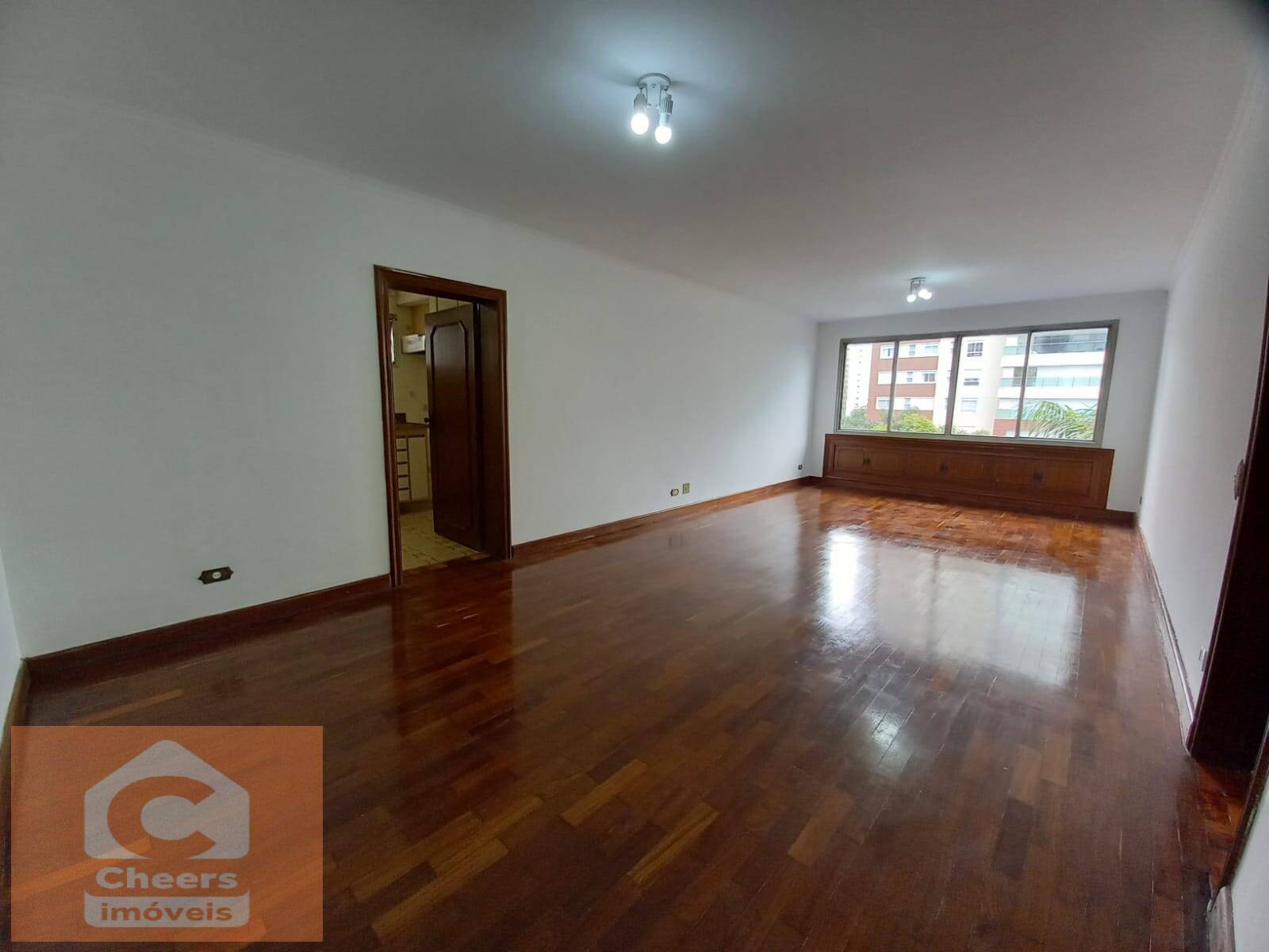 Apartamento à venda com 3 quartos, 140m² - Foto 4