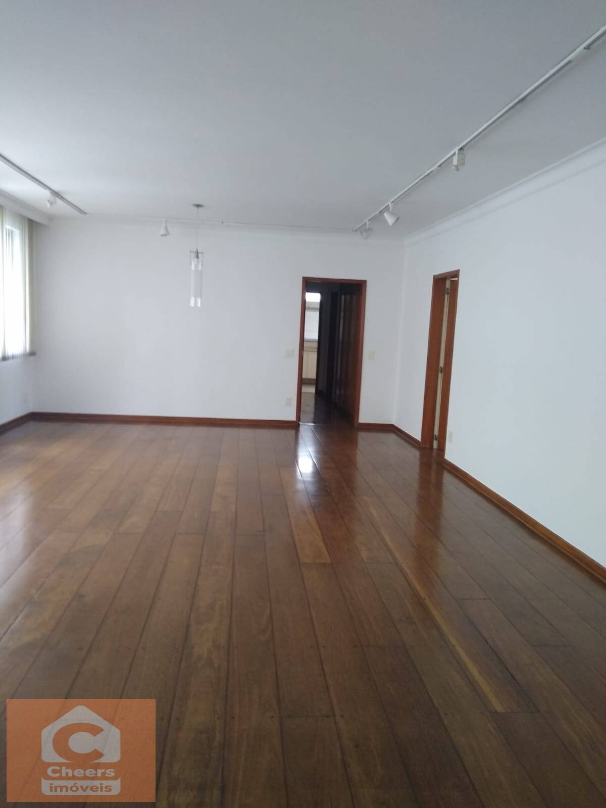 Apartamento para alugar com 3 quartos, 195m² - Foto 4