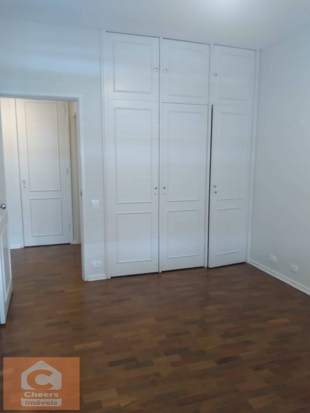 Apartamento para alugar com 3 quartos, 212m² - Foto 10