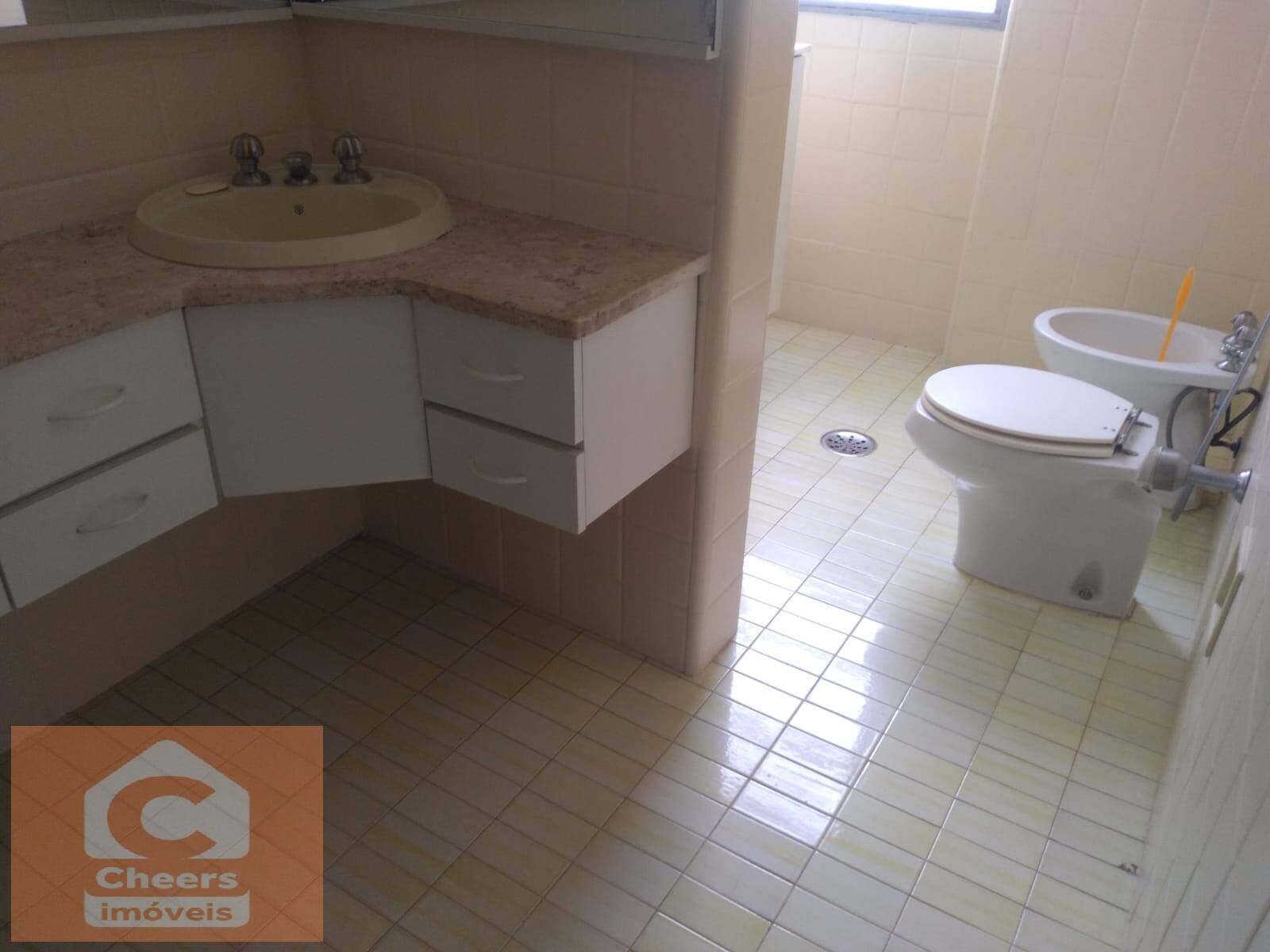 Apartamento para alugar com 3 quartos, 212m² - Foto 17