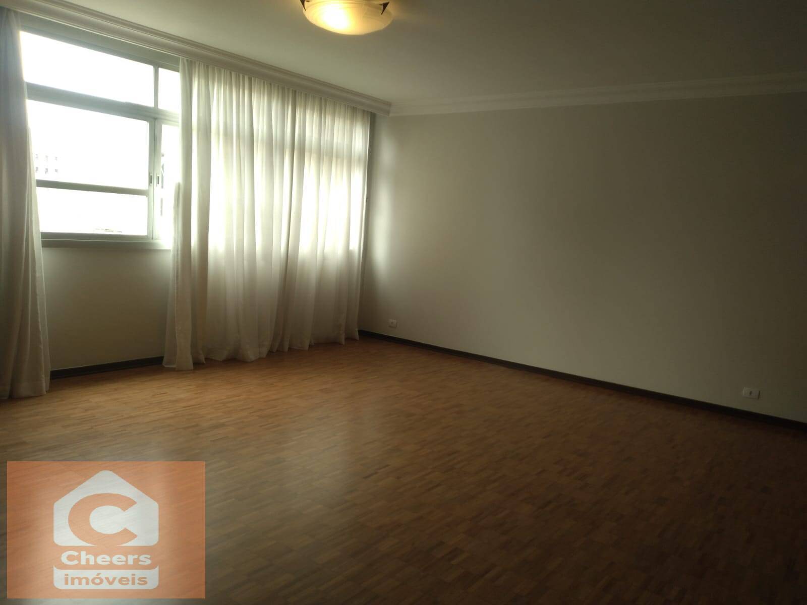 Apartamento para alugar com 3 quartos, 212m² - Foto 3