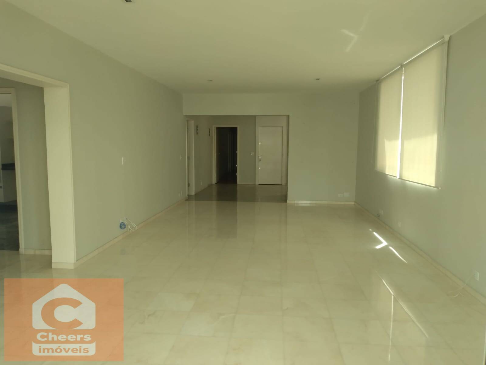 Apartamento à venda com 3 quartos, 250m² - Foto 2