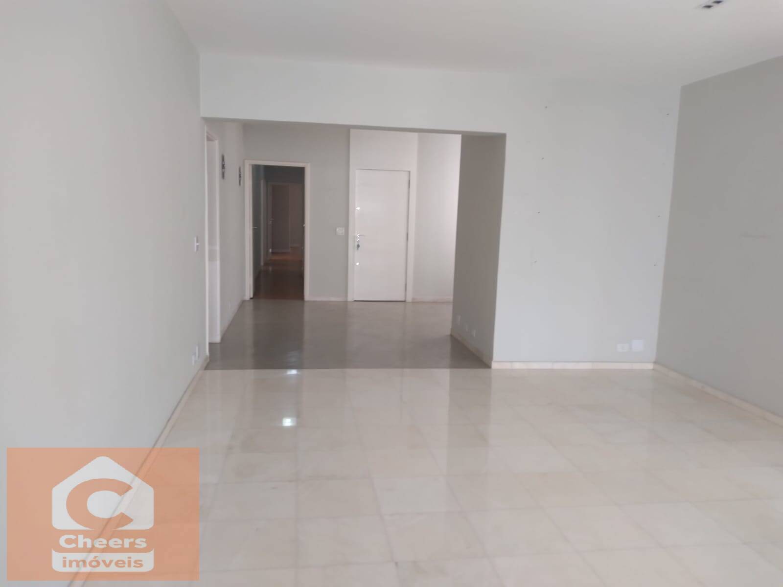 Apartamento à venda com 3 quartos, 250m² - Foto 1