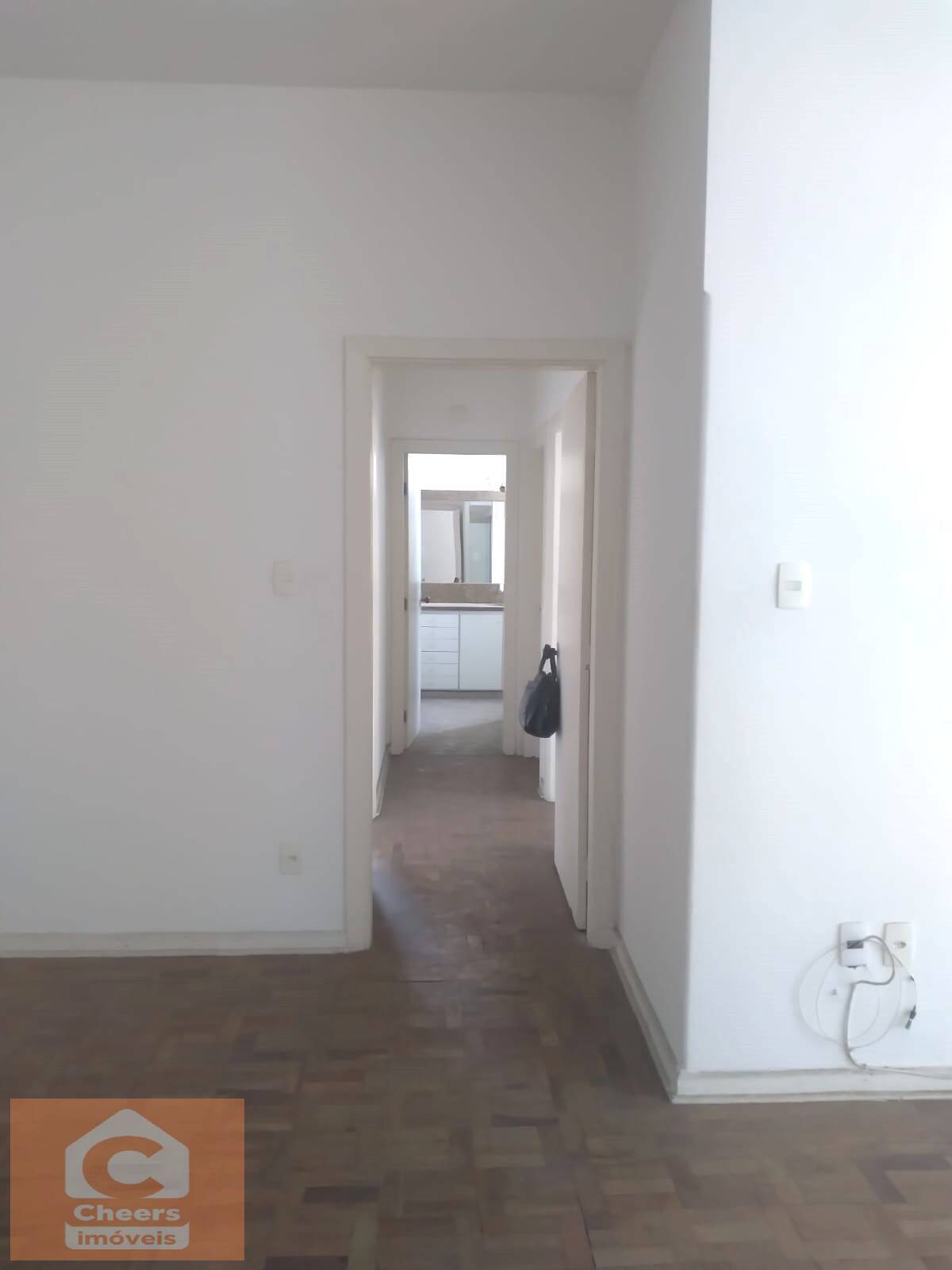 Apartamento à venda com 3 quartos, 113m² - Foto 2