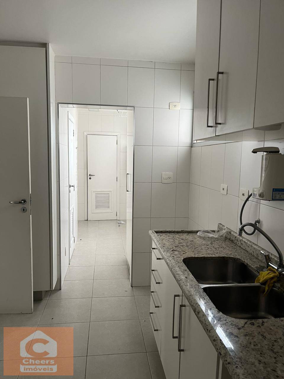 Apartamento para alugar com 3 quartos, 140m² - Foto 11