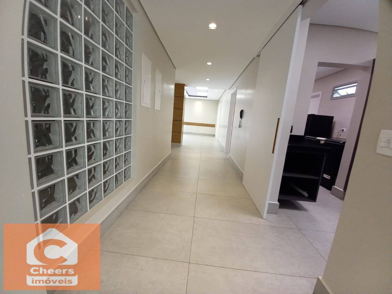 Apartamento para alugar com 3 quartos, 140m² - Foto 15