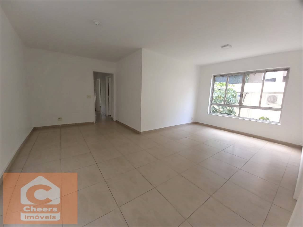 Apartamento para alugar com 3 quartos, 150m² - Foto 1