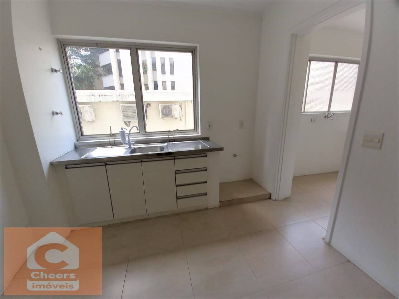 Apartamento para alugar com 3 quartos, 150m² - Foto 11