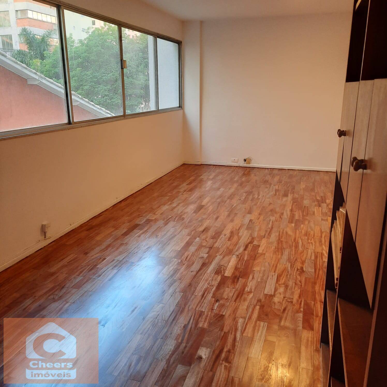 Apartamento à venda com 3 quartos, 114m² - Foto 1