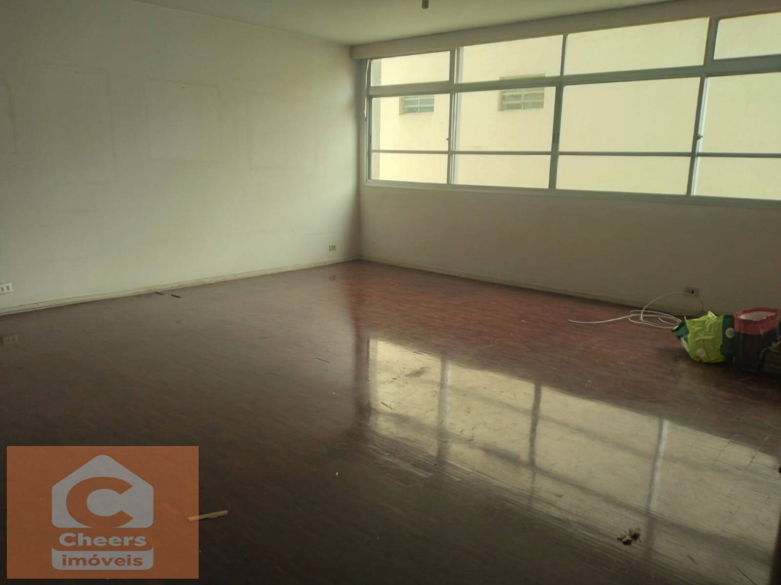 Apartamento à venda com 3 quartos, 203m² - Foto 2