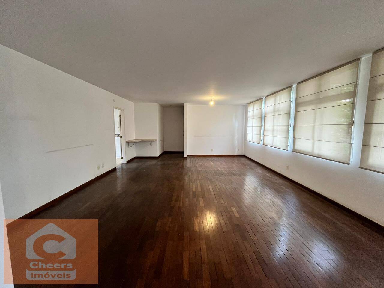 Apartamento à venda com 3 quartos, 146m² - Foto 1