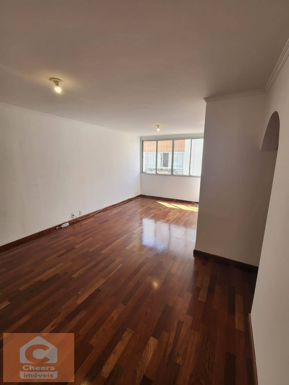 Apartamento à venda com 3 quartos, 130m² - Foto 2