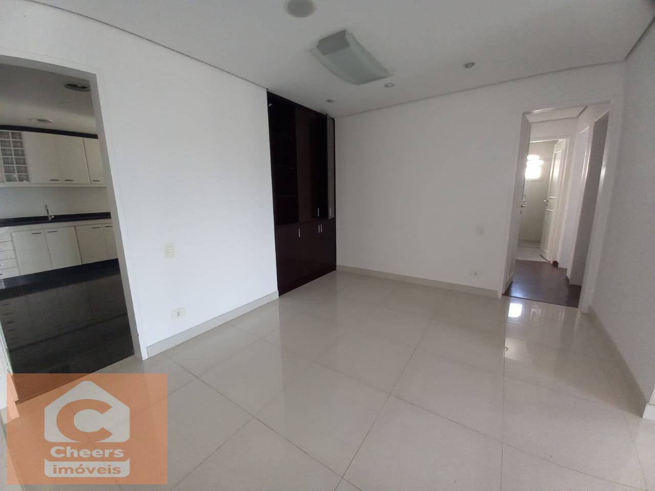 Apartamento para alugar com 3 quartos, 98m² - Foto 3