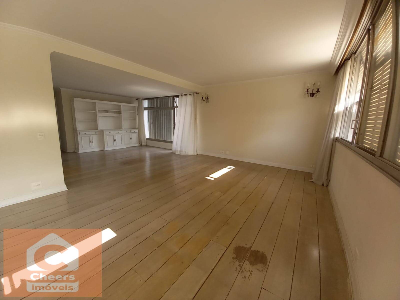 Apartamento à venda com 3 quartos, 163m² - Foto 2