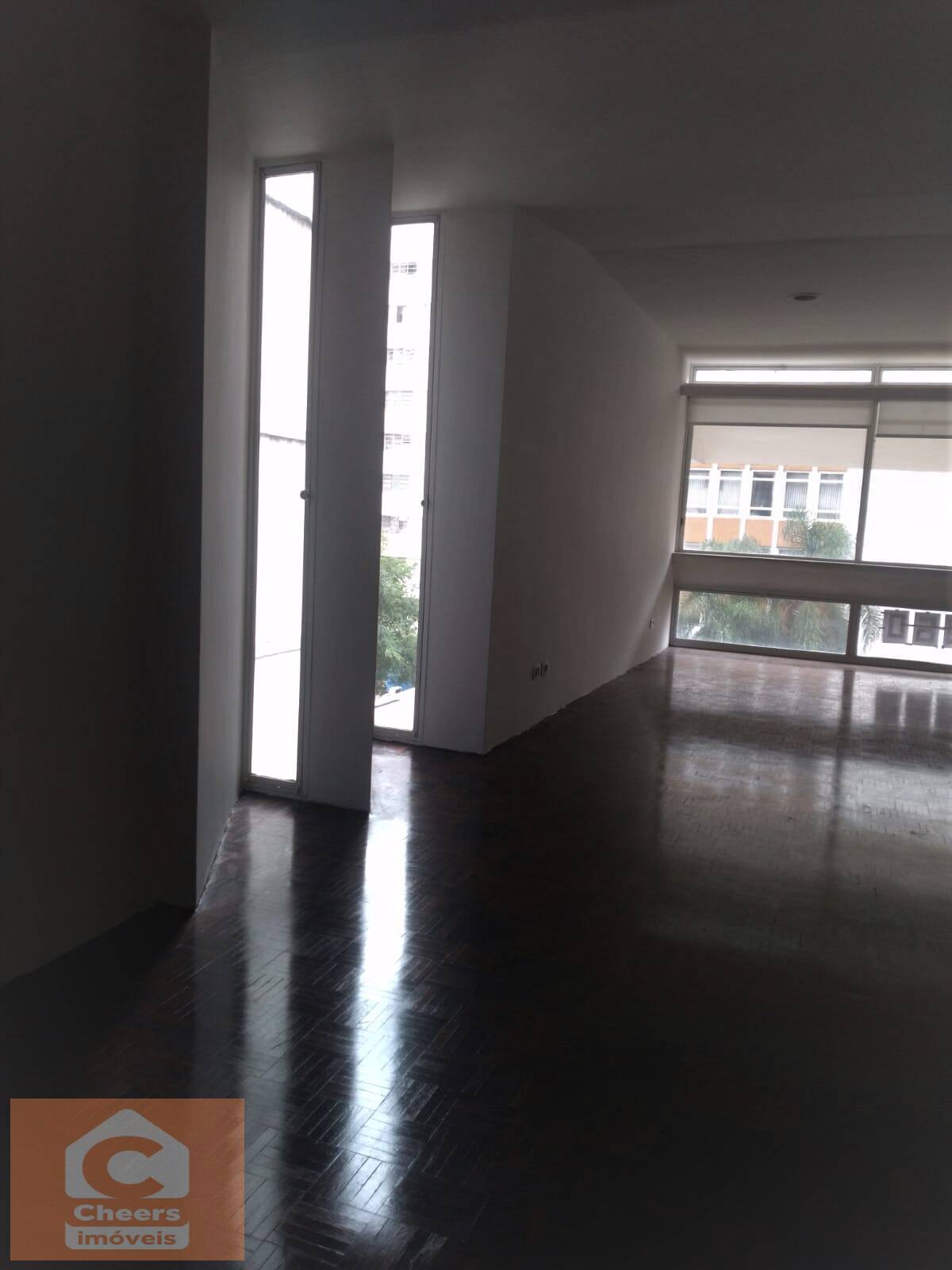 Apartamento para alugar com 3 quartos, 190m² - Foto 2