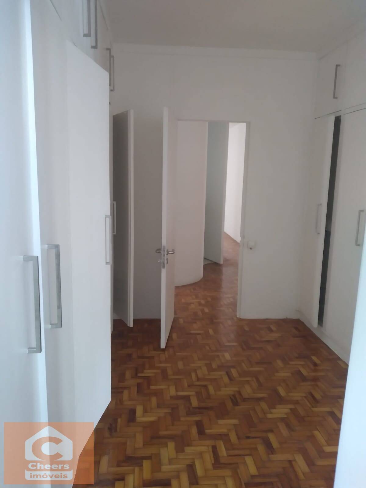 Apartamento para alugar com 3 quartos, 190m² - Foto 9