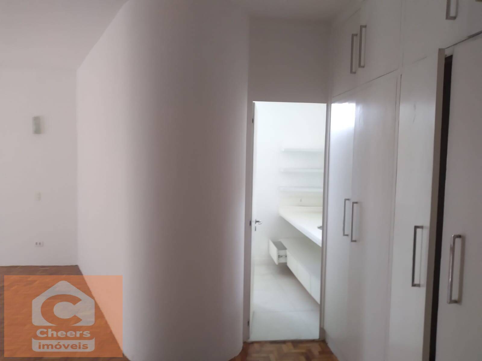 Apartamento para alugar com 3 quartos, 190m² - Foto 14