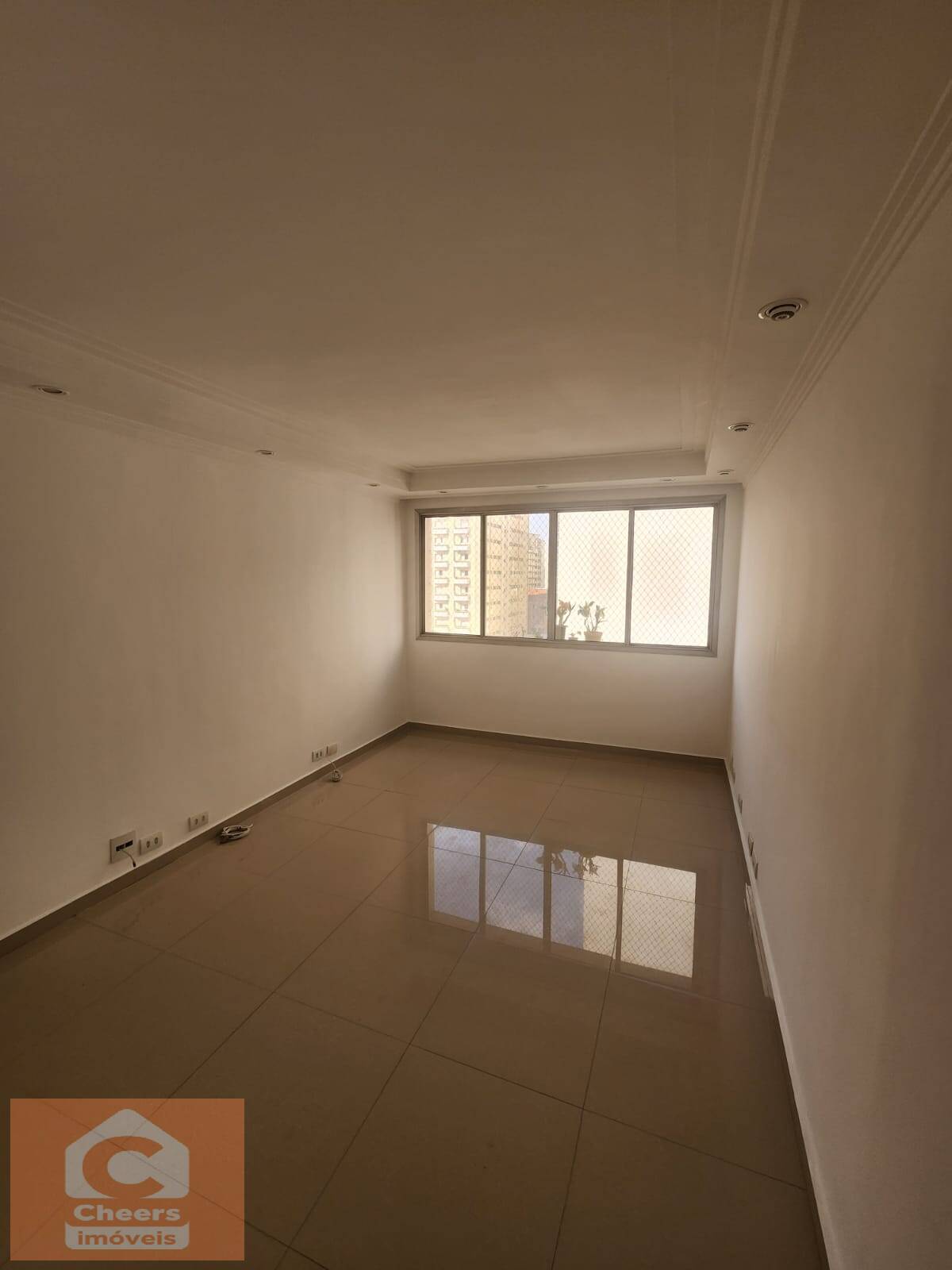 Apartamento para alugar com 3 quartos, 107m² - Foto 2