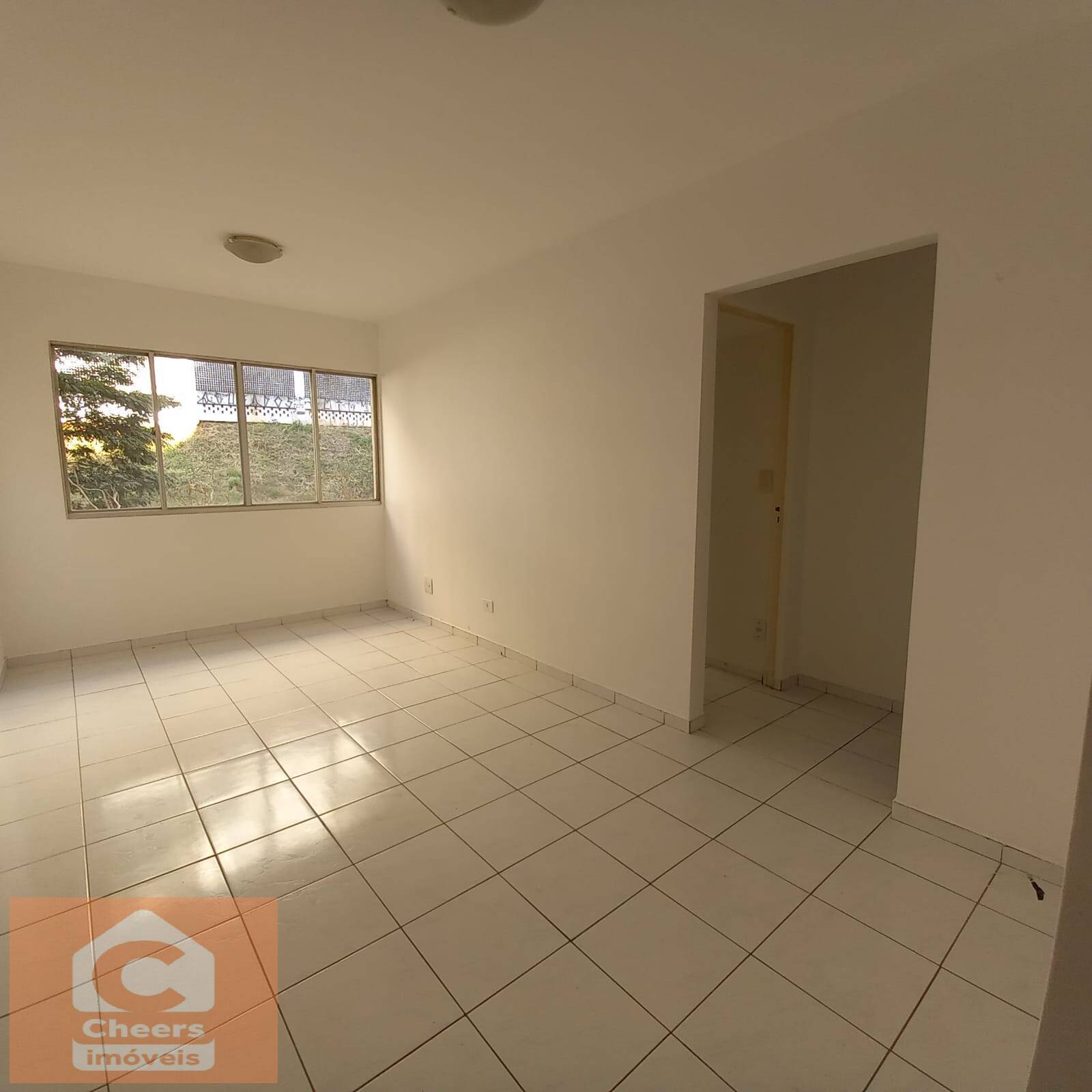 Apartamento à venda com 1 quarto, 40m² - Foto 2